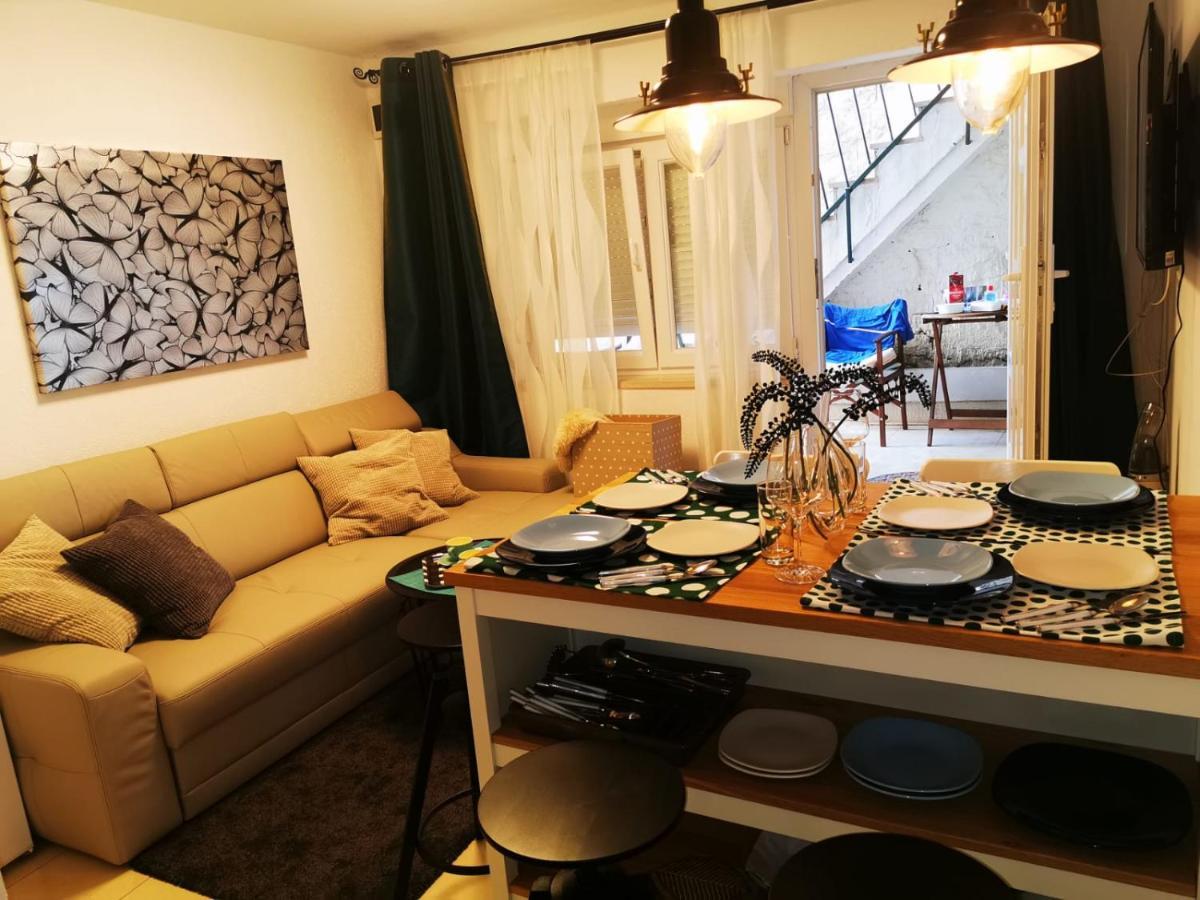 Apartment Miljenko i Dobrila Kaštela Esterno foto